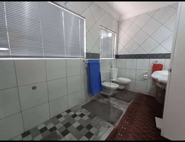 5 BEDROOM HOUSE FOR SALE IN VANDERBIJLPARK SE 2